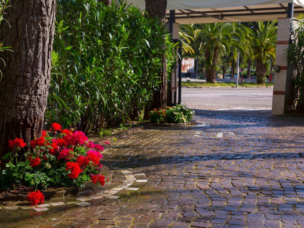 Hotel Sporting San Benedetto del Tronto Extérieur photo